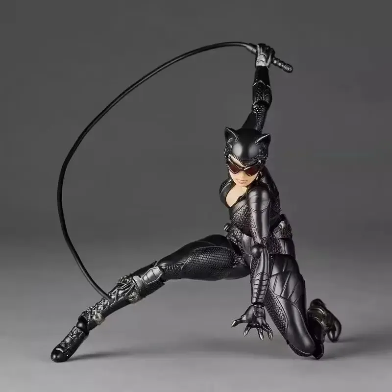 15cm Kaiyodo Revoltech Catwoma - Model Kit Batman ulasan dan harga
