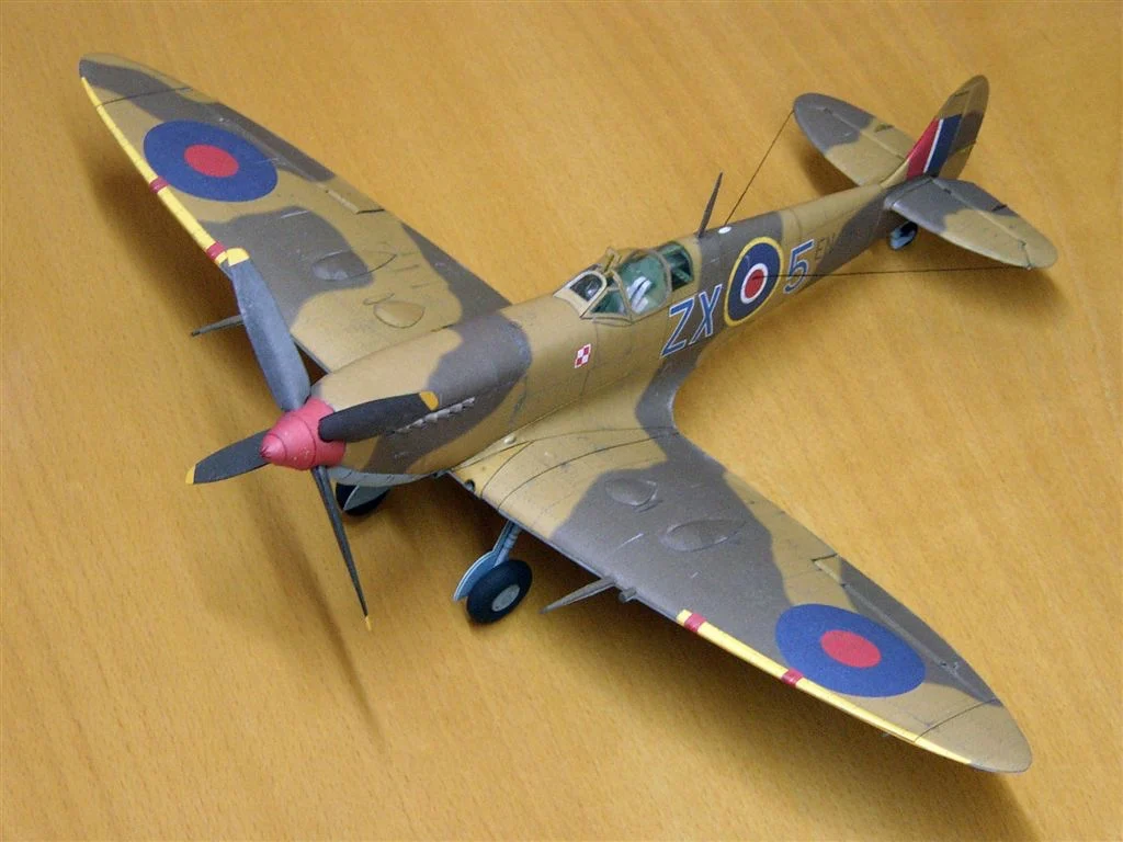 UK 1:33 Scale Supermarine Spit - Model Kit Spitfire ulasan dan harga