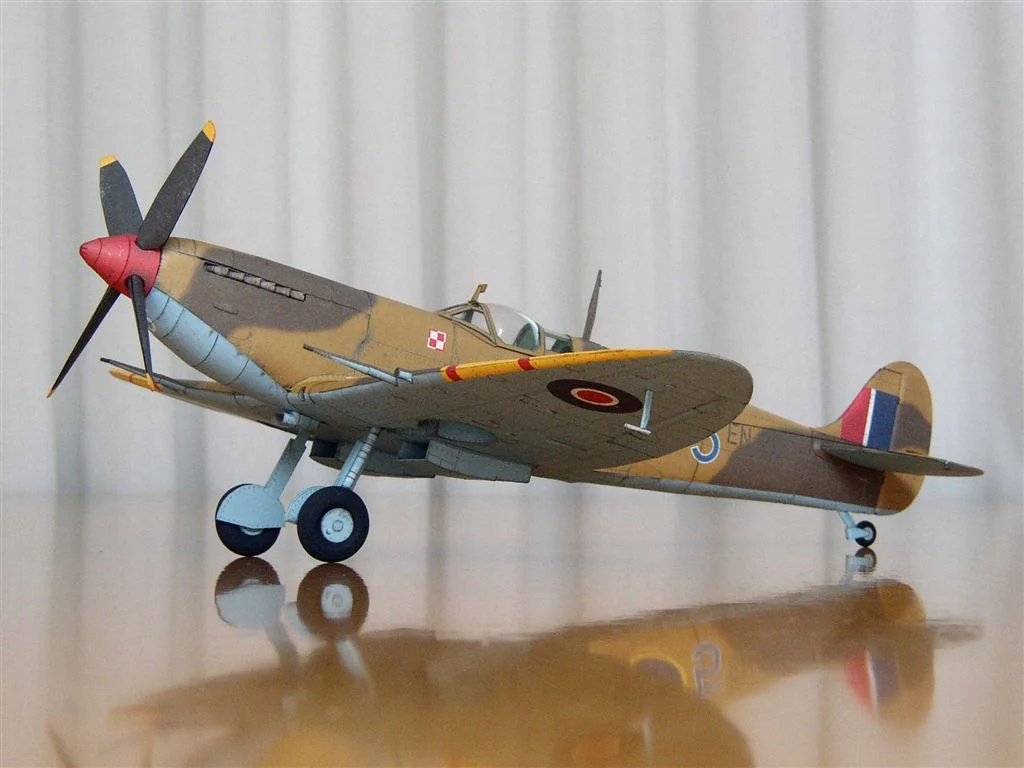 UK 1:33 Scale Supermarine Spit - Model Kit Spitfire ulasan dan harga